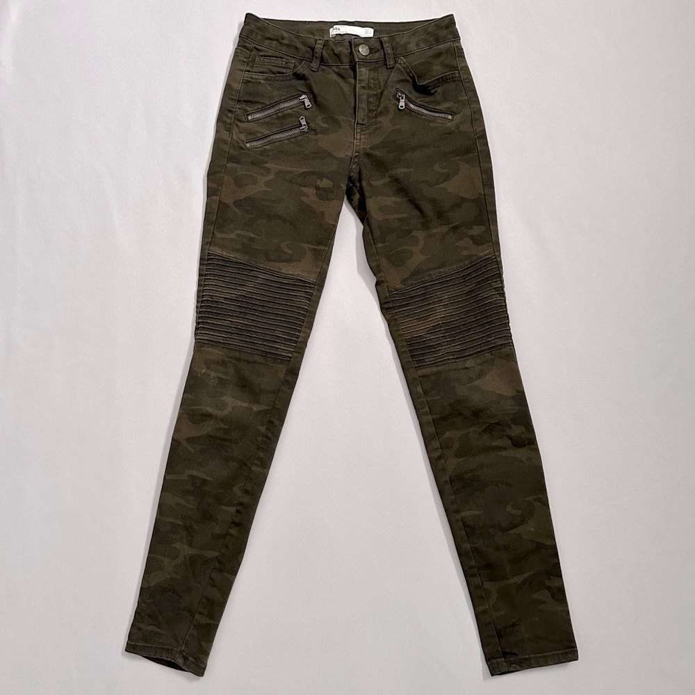 Camo Zara Skinny Jeans w/ Zipper Pockets Size 2
